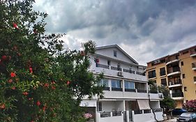 Apartments Gvozdenovic